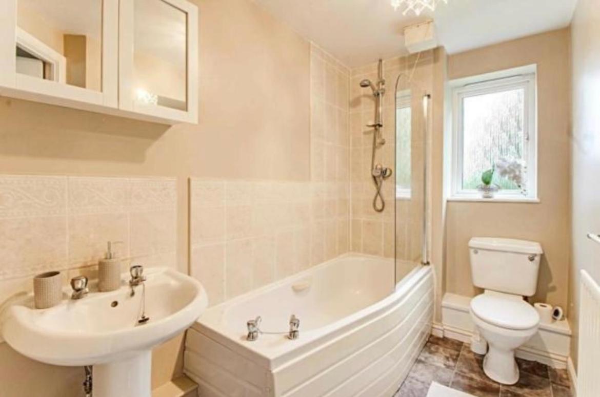 The Wickets - 2 Bedroom Apartment Overlooking Cricket Club Marton-in-Cleveland Екстер'єр фото