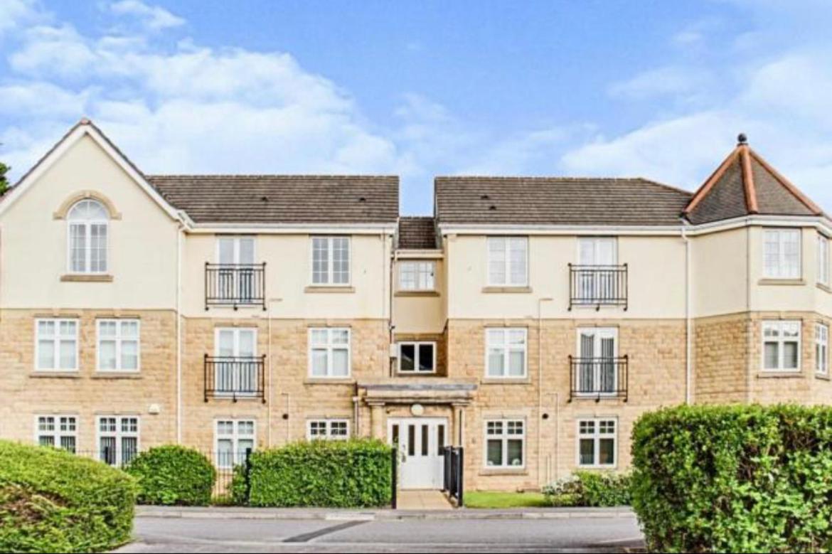 The Wickets - 2 Bedroom Apartment Overlooking Cricket Club Marton-in-Cleveland Екстер'єр фото